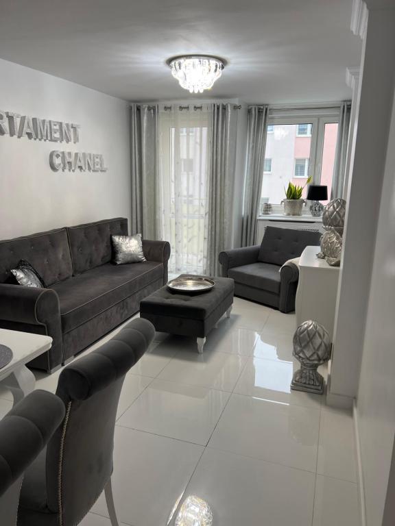 Chanel 8